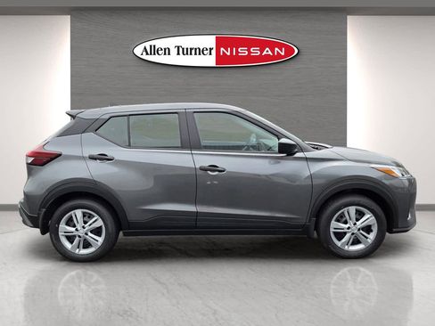 New 2025 Nissan Kicks Play S image 5