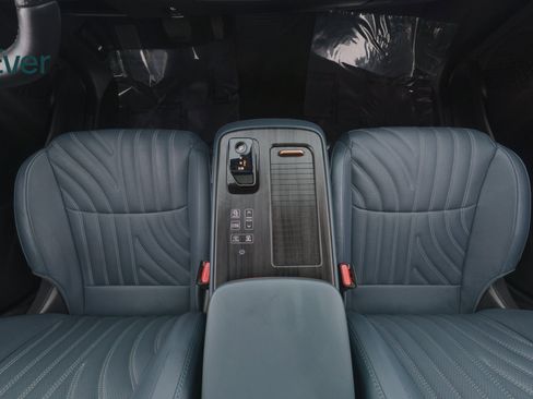 Used 2024 Nissan Ariya AWD image 23