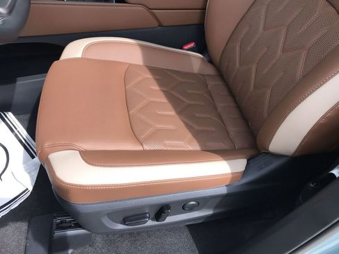 New 2026 Nissan Pathfinder Platinum AWD/4WD image 12