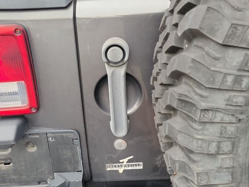 Used 2014 Jeep Wrangler Sport AWD/4WD image 23
