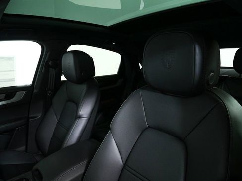 New 2026 Porsche Cayenne S image 5