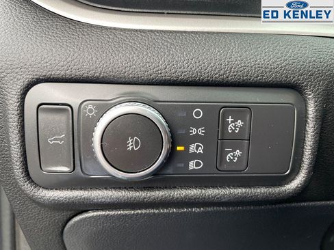 Used 2022 Ford Explorer XLT w/ Equipment Group 202A image 23