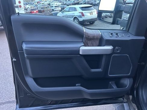 Used 2019 Ford F250 Lariat image 18