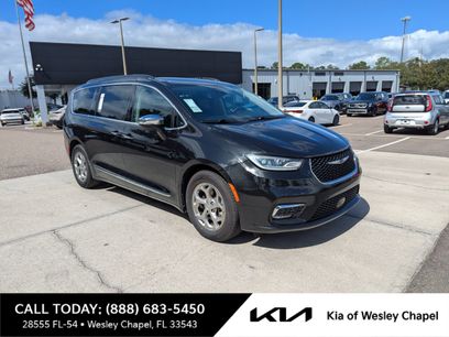 Used 2023 Chrysler Pacifica Limited
