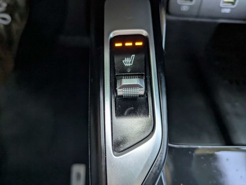 Certified 2023 Kia Sorento S w/ Panoramic Sunroof Package AWD/4WD image 37