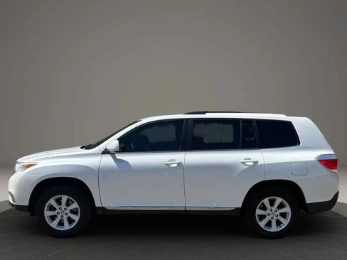 Used 2012 Toyota Highlander SE FWD image 9