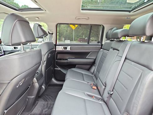 Used 2025 Hyundai Santa Fe Limited AWD/4WD image 32
