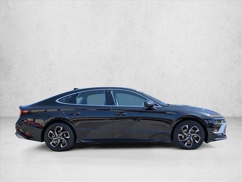 Used 2024 Hyundai Sonata SEL FWD image 4