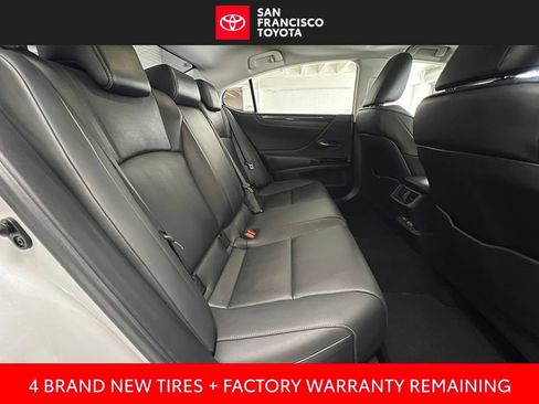 Used 2024 Lexus ES 350 w/ Accessory Package (Z1) FWD image 18