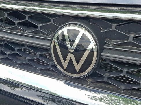 Used 2022 Volkswagen Taos SE image 5