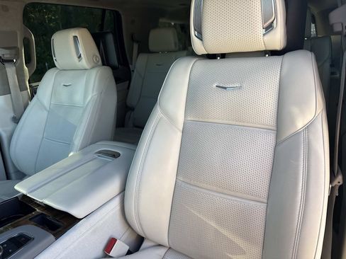 Certified 2024 Cadillac Escalade Sport Platinum w/ LPO, ONYX Package AWD/4WD image 21