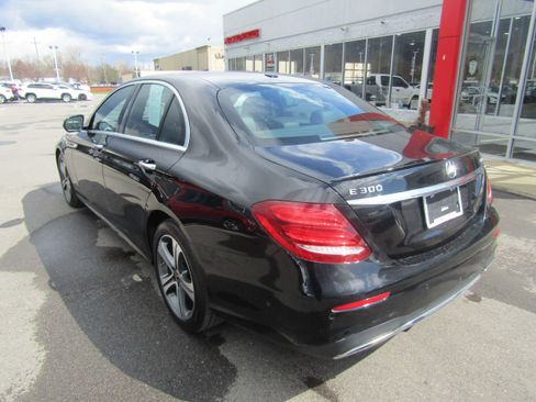 Used 2019 Mercedes-Benz E 300 4MATIC w/ Premium 1 Package image 8