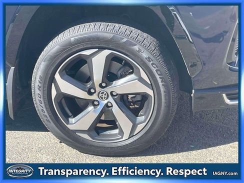 Used 2021 Toyota RAV4 SE image 9