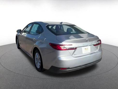 Used 2025 Toyota Camry LE image 11
