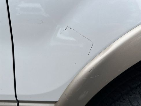 Used 2012 Ford F150 Lariat w/ Lariat Chrome Pkg image 31