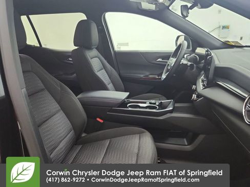 Used 2026 Chevrolet Equinox LT FWD image 30