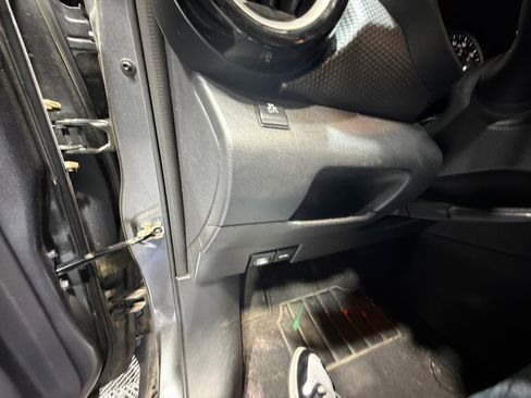 Used 2019 Nissan Kicks SV image 12