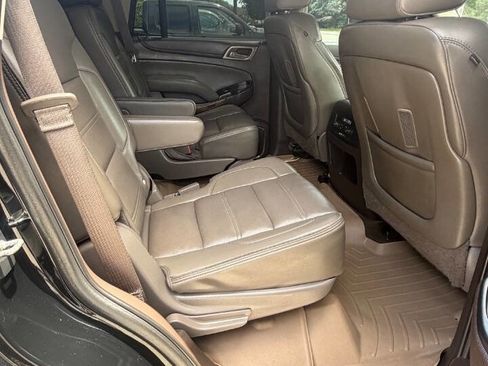 Used 2015 GMC Yukon Denali w/ Premium Package AWD/4WD image 17