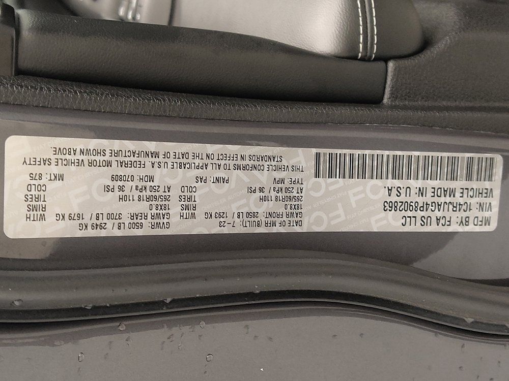 Used 2023 Jeep Grand Cherokee L Laredo RWD image 33