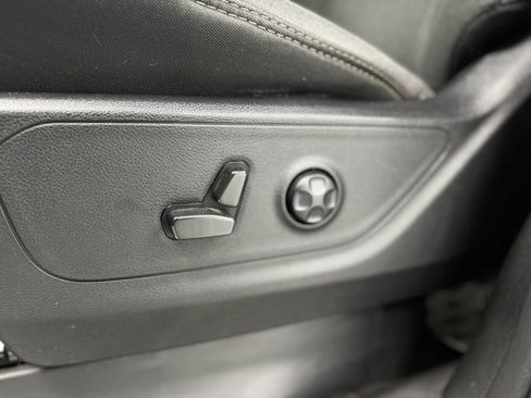 Used 2021 RAM 1500 Big Horn image 15