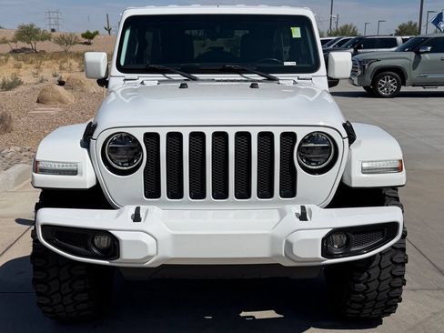 Used 2020 Jeep Wrangler Unlimited Sahara AWD/4WD image 3
