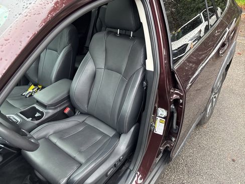 Used 2023 Subaru Outback Touring XT image 3