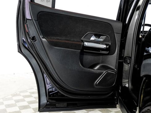 Used 2023 Mercedes-Benz EQB 300 4MATIC image 46