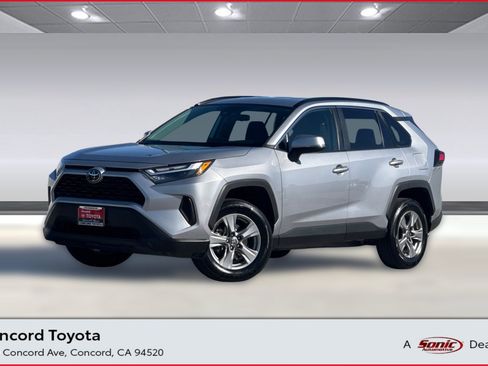 Used 2024 Toyota RAV4 XLE AWD/4WD image 1