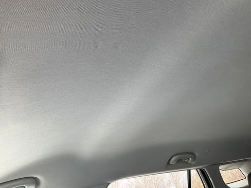 Used 2024 GMC Terrain SLT image 17