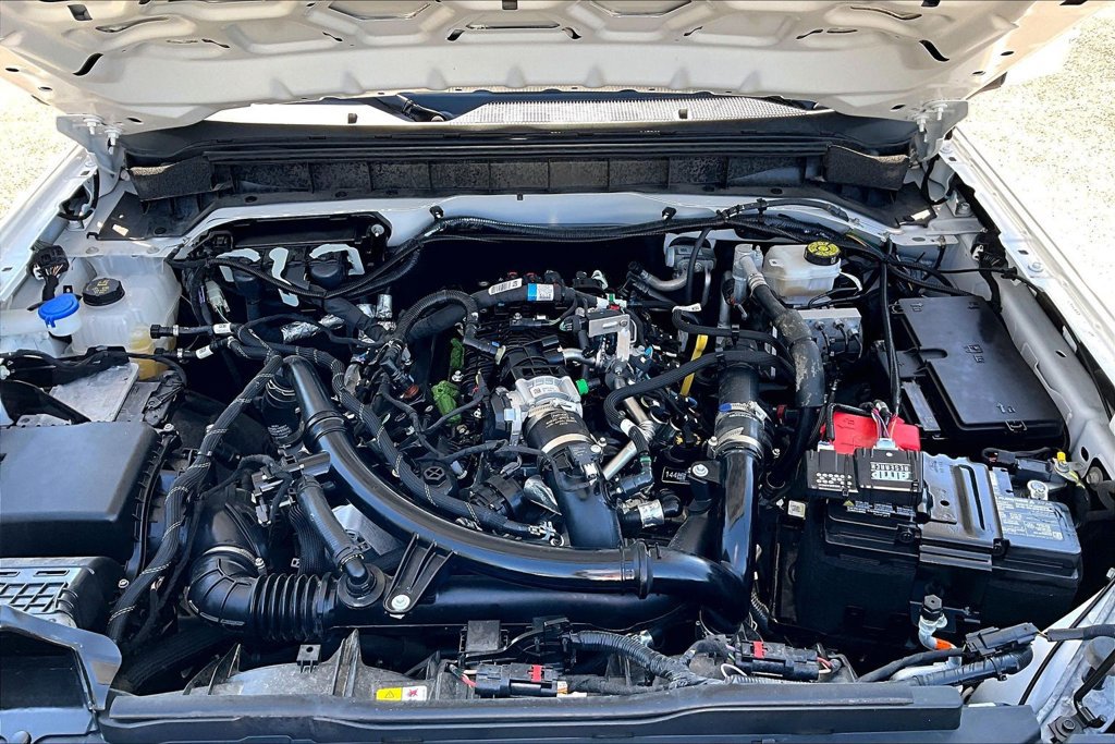 Used 2025 Ford Bronco Outer Banks AWD/4WD image 12