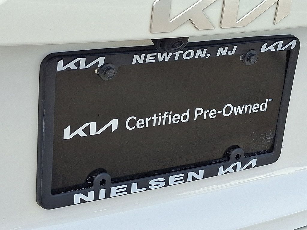 Certified 2023 Kia Niro EX FWD image 32