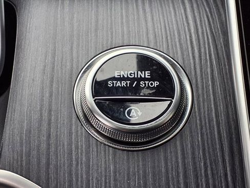 Used 2025 Mercedes-Benz GLC 300 image 25