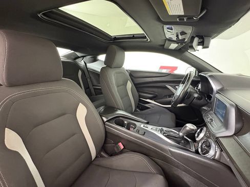 Used 2018 Chevrolet Camaro LT RWD image 32