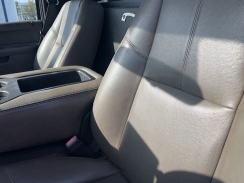 Used 2011 Chevrolet Silverado 3500 W/T image 31