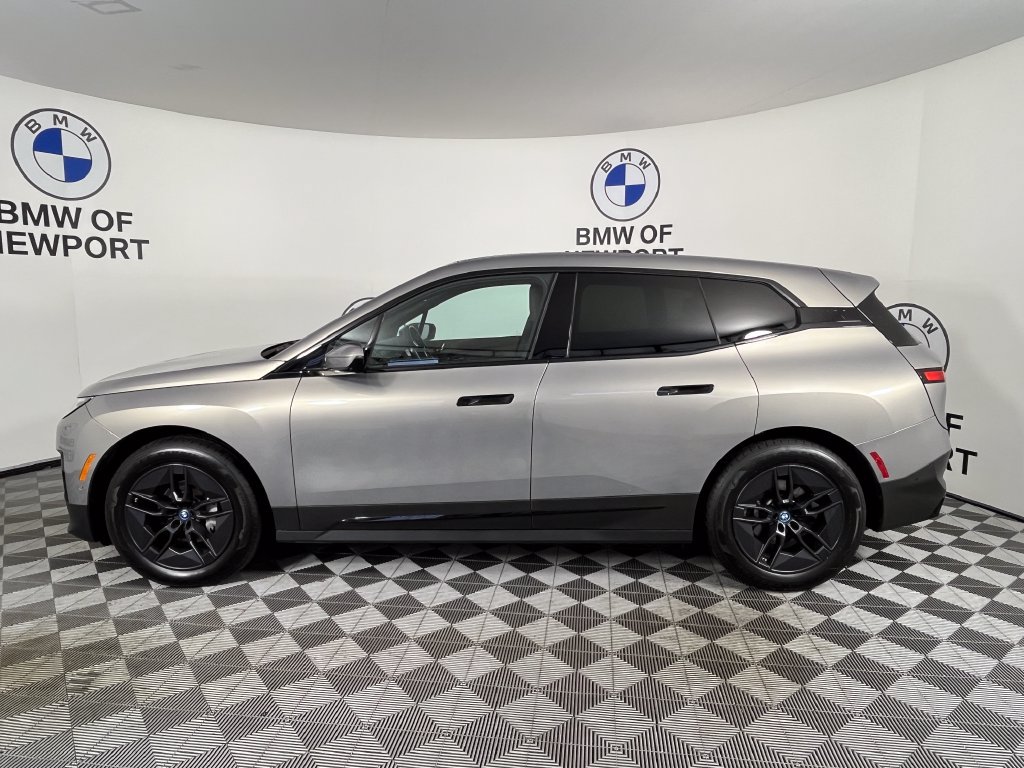 Used 2024 BMW iX xDrive50 AWD/4WD image 13