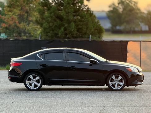 Used 2013 Acura ILX w/ Technology Package FWD image 5