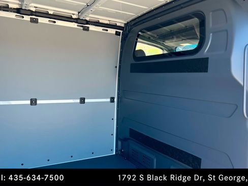 Used 2025 Mercedes-Benz Sprinter 2500 image 18