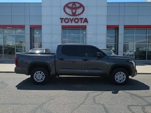 Used 2025 Toyota Tundra SR5 w/ SR5 Convenience Package AWD/4WD image 7