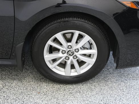 Used 2026 Toyota Camry LE w/ Convenience Package FWD image 5