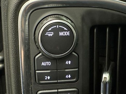 Used 2021 Chevrolet Silverado 1500 High Country w/ Technology Package AWD/4WD image 30