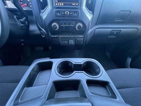 Used 2024 Chevrolet Silverado 1500 Custom image 3