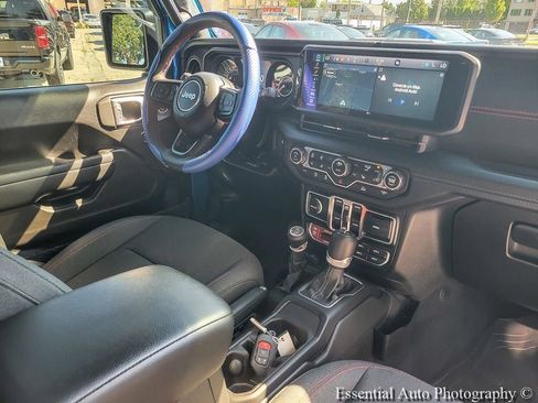 Certified 2024 Jeep Wrangler Unlimited Rubicon w/ Technology Group AWD/4WD image 25