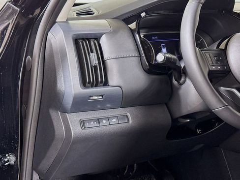 Used 2025 Nissan Pathfinder SL w/ Cargo Package image 8