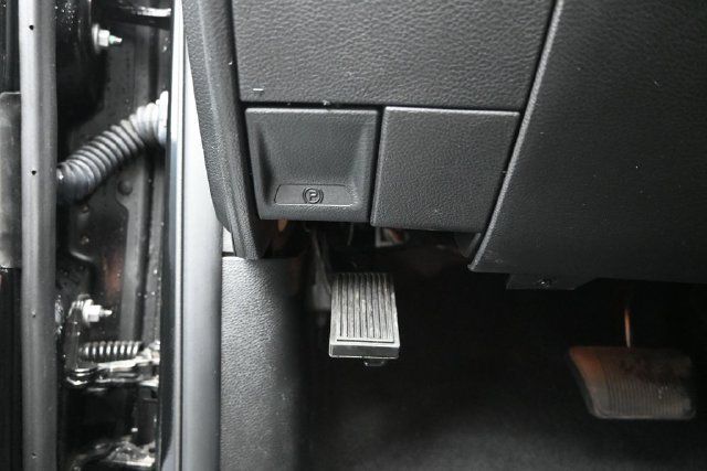 Used 2024 RAM 2500 Big Horn w/ Safety Group AWD/4WD image 17