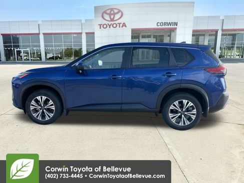 Used 2023 Nissan Rogue SV AWD/4WD image 2