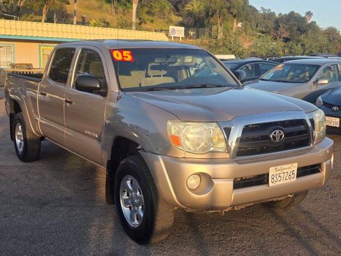Used 2005 Toyota Tacoma PreRunner RWD image 1