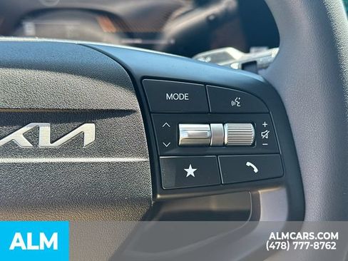 Used 2025 Kia K4 FWD image 29