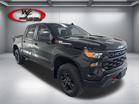 Used 2025 Chevrolet Silverado 1500 Custom Trail Boss AWD/4WD image 3