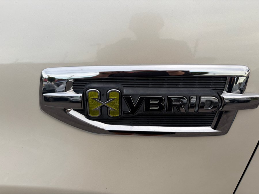 Used 2010 Cadillac Escalade 4WD Hybrid image 46