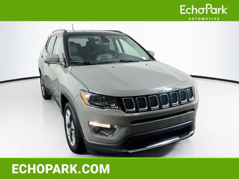 Used 2019 Jeep Compass Limited FWD image 1